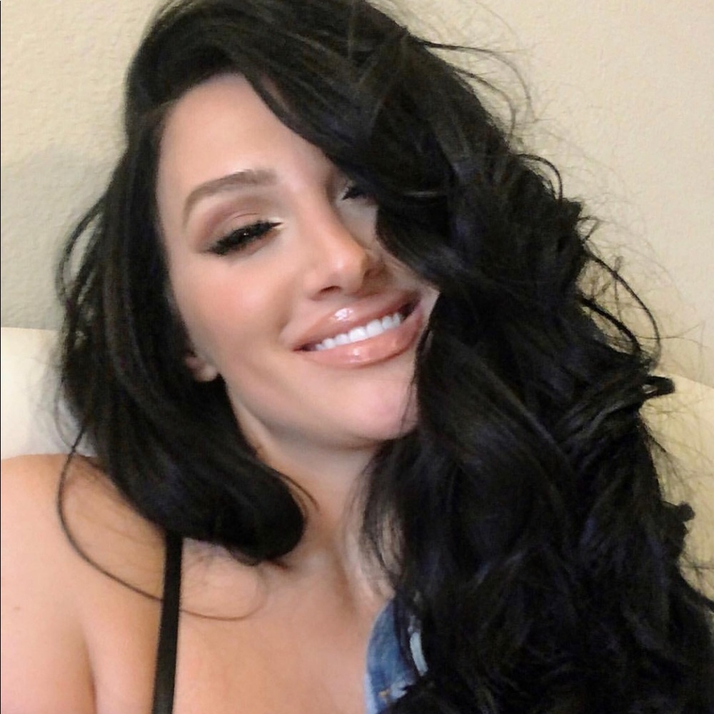 Meet your Posher, Anastasia